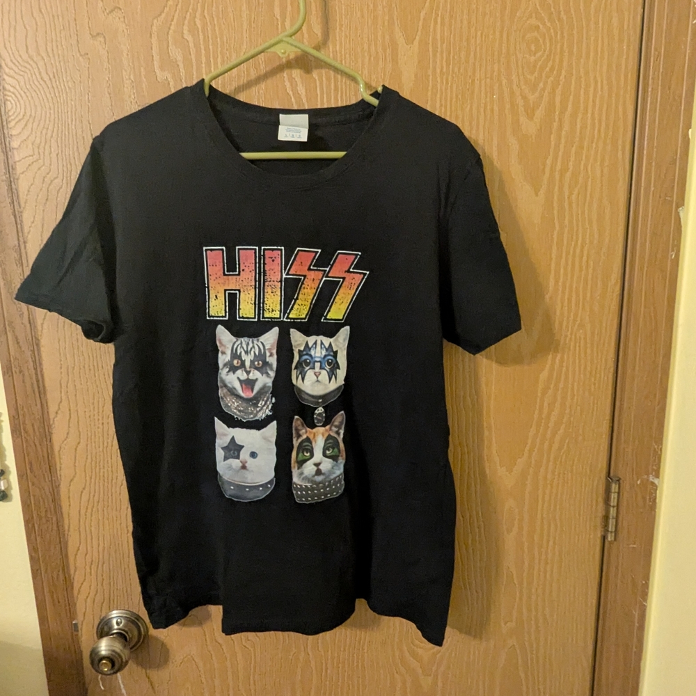 KISS "HISS" CAT Funny Tee Women's Large